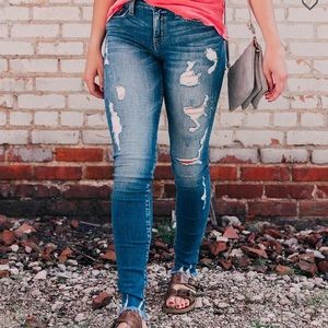 ⭐️Buckle Bridge by Gly⭐️